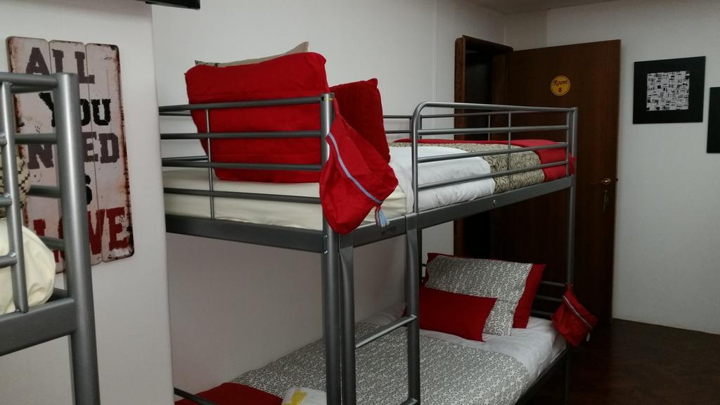Turkish Style Hostel Lisbon Bilik gambar