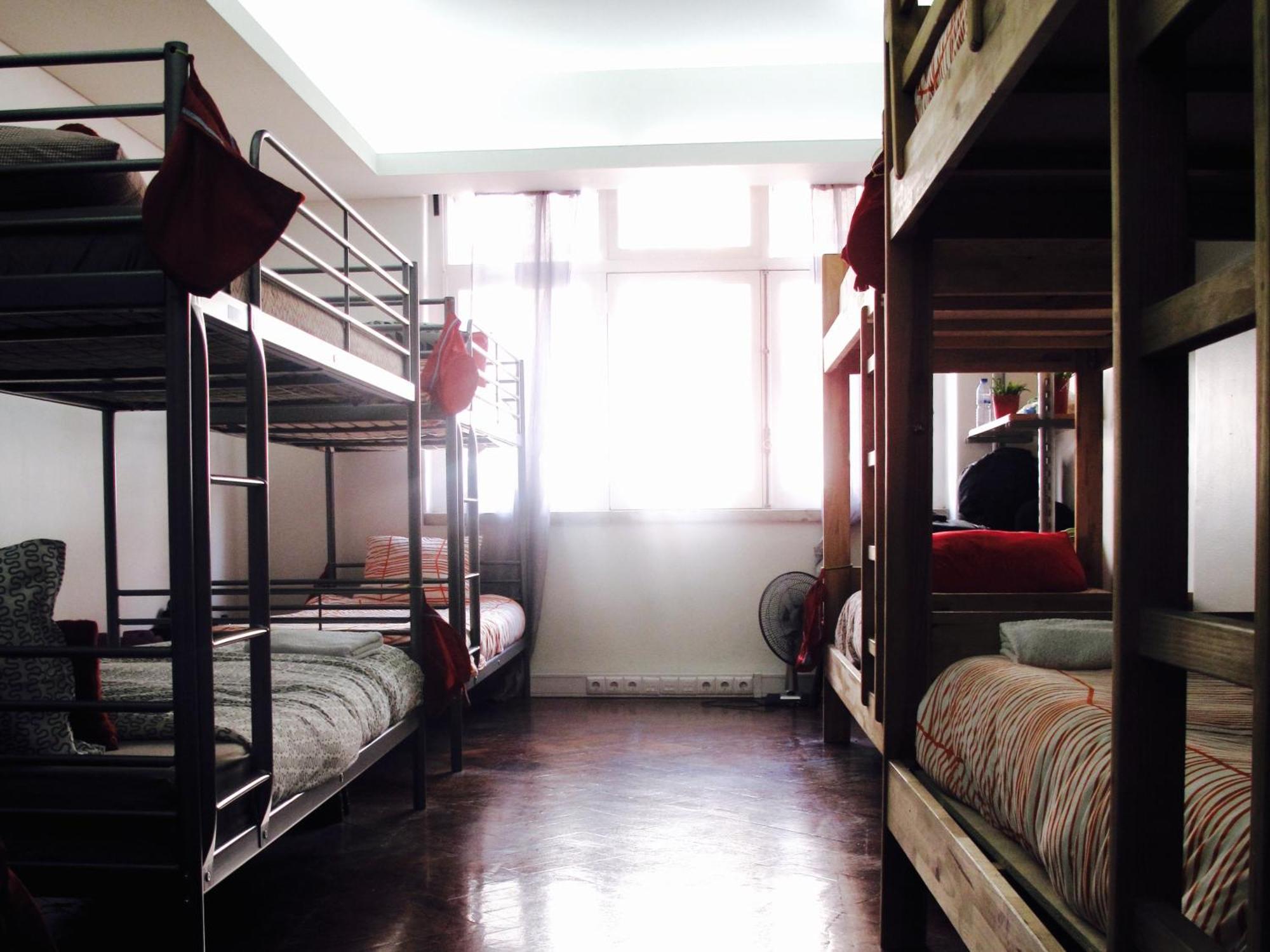 Turkish Style Hostel Lisbon Bilik gambar
