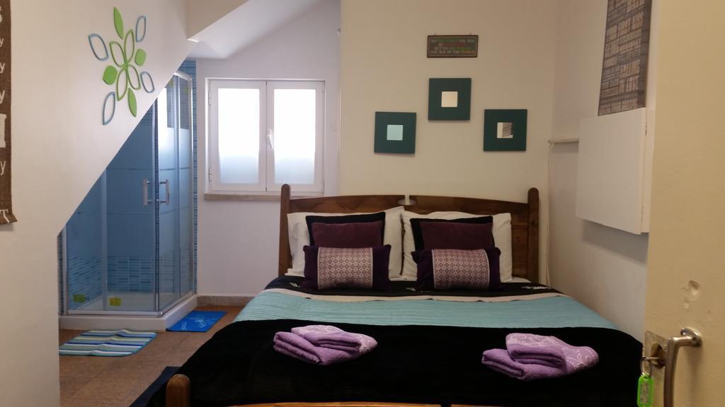 Turkish Style Hostel Lisbon Bilik gambar